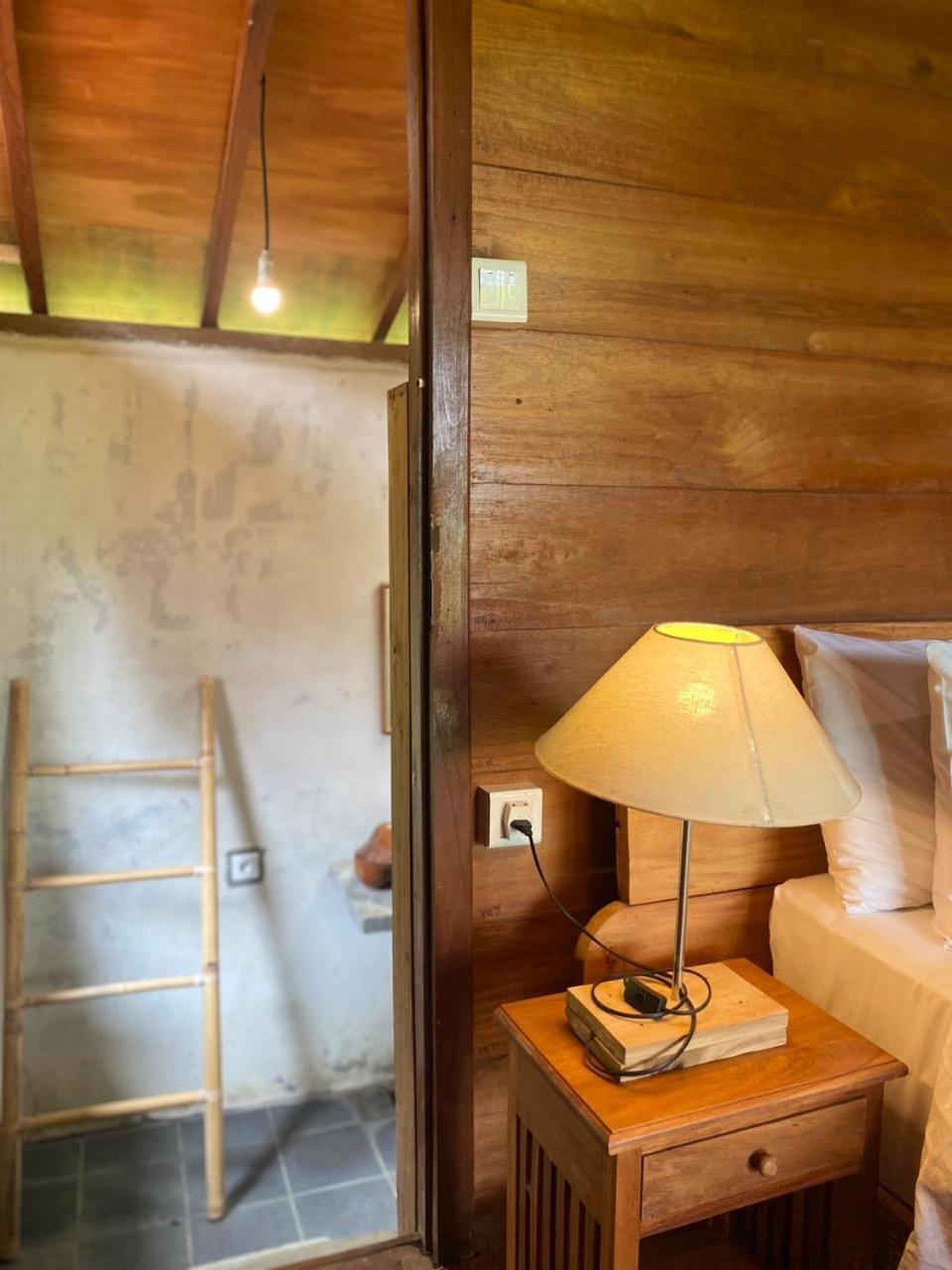 Uma D'Nyuh Homestay Singaraja Exterior foto