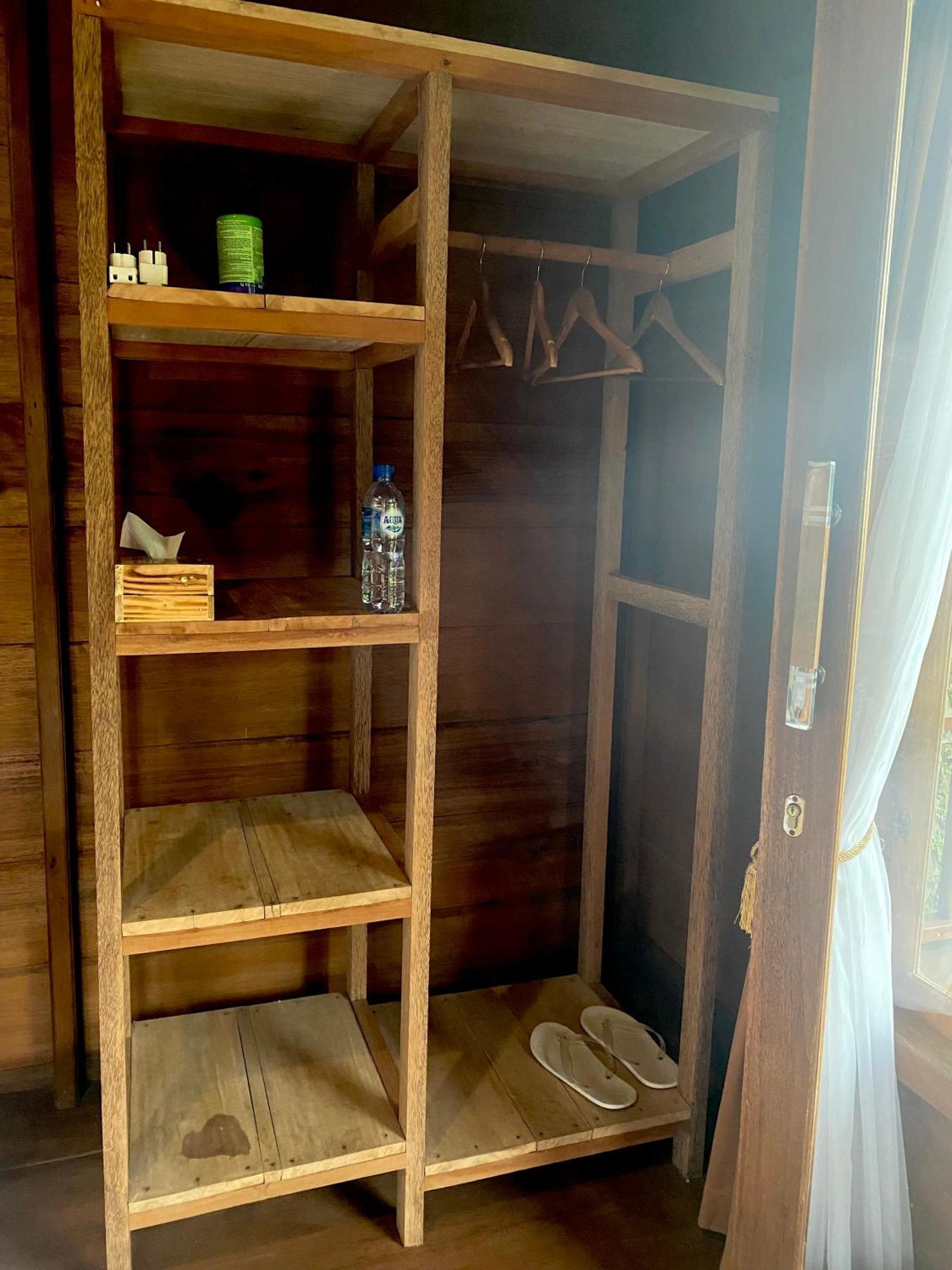 Uma D'Nyuh Homestay Singaraja Exterior foto