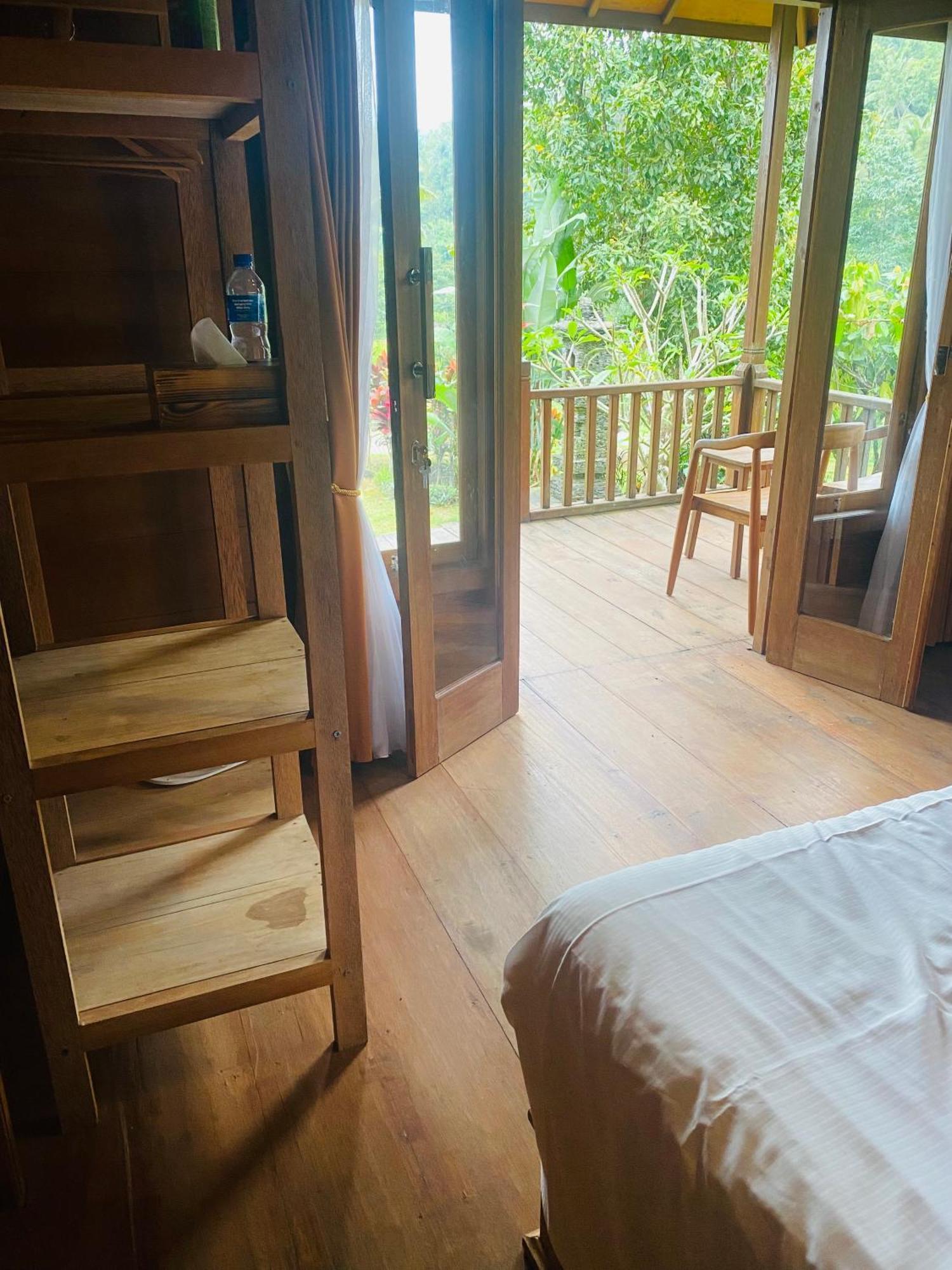 Uma D'Nyuh Homestay Singaraja Exterior foto